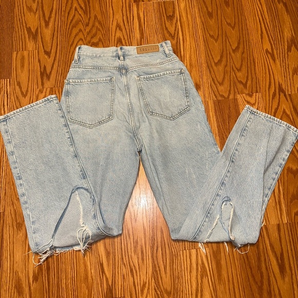 PacSun Women’s High-Rise Distressed Dad Jeans Light Wash - Picture 2 of 6